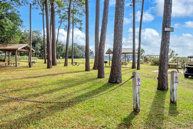 32 Walnut Avenue, Shalimar, FL 32579