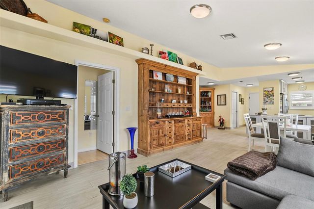 1866 VAMO DRIVE, Sarasota, FL 34231