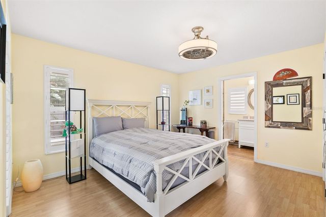 1866 VAMO DRIVE, Sarasota, FL 34231