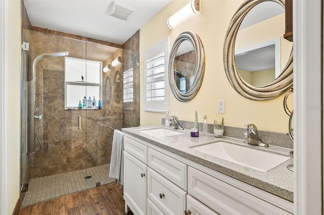 1866 VAMO DRIVE, Sarasota, FL 34231