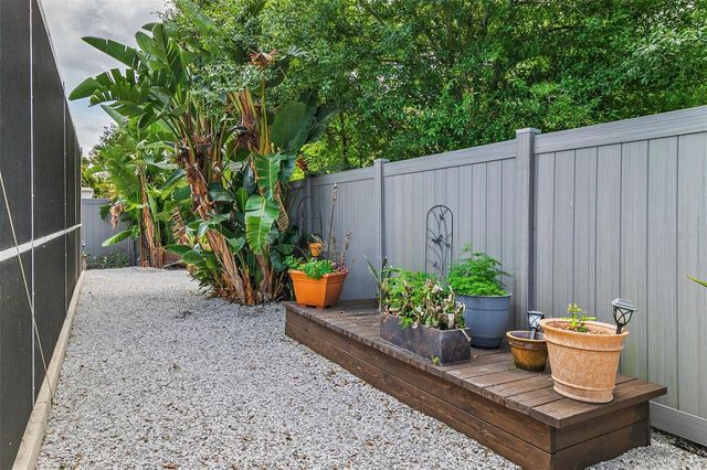 1866 VAMO DRIVE, Sarasota, FL 34231