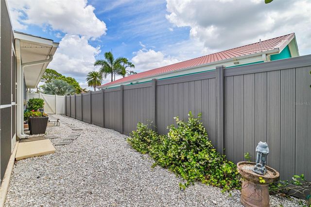 1866 VAMO DRIVE, Sarasota, FL 34231