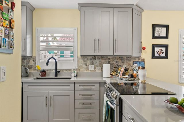 1866 VAMO DRIVE, Sarasota, FL 34231