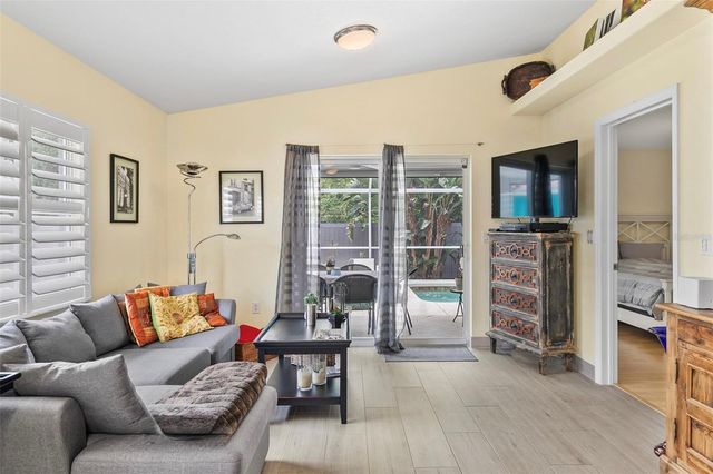 1866 VAMO DRIVE, Sarasota, FL 34231