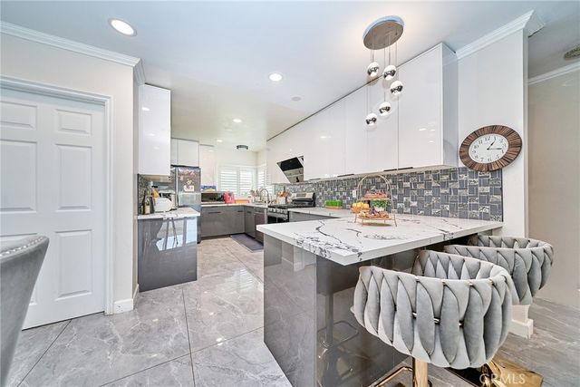 2311 S 6th Ave, Arcadia, CA 91006