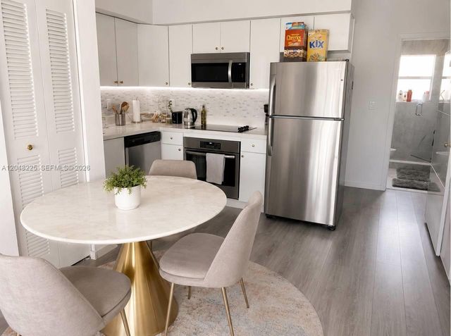 810 7th Street 205, Miami Beach, FL 33139