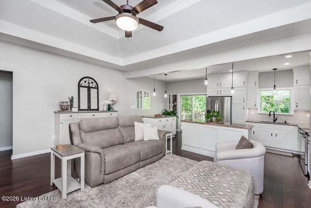 150 Hidden Falls Dr, Mt Washington, KY 40047