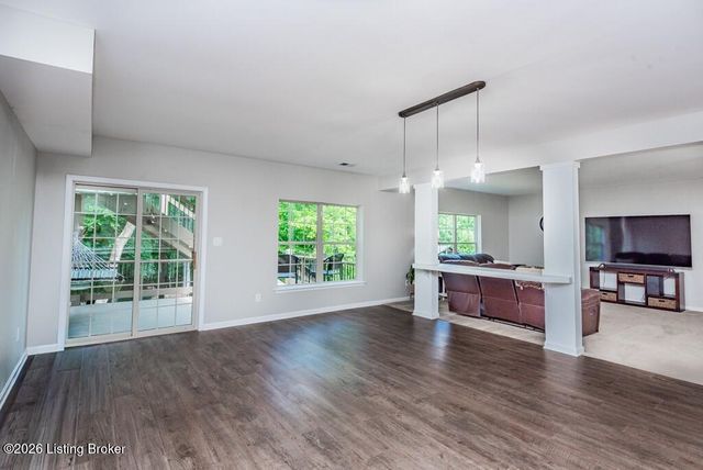 150 Hidden Falls Dr, Mt Washington, KY 40047