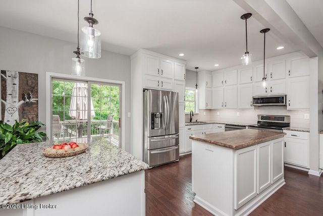 150 Hidden Falls Dr, Mt Washington, KY 40047