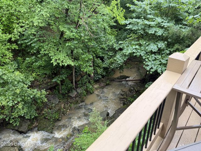 150 Hidden Falls Dr, Mt Washington, KY 40047
