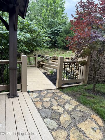 150 Hidden Falls Dr, Mt Washington, KY 40047
