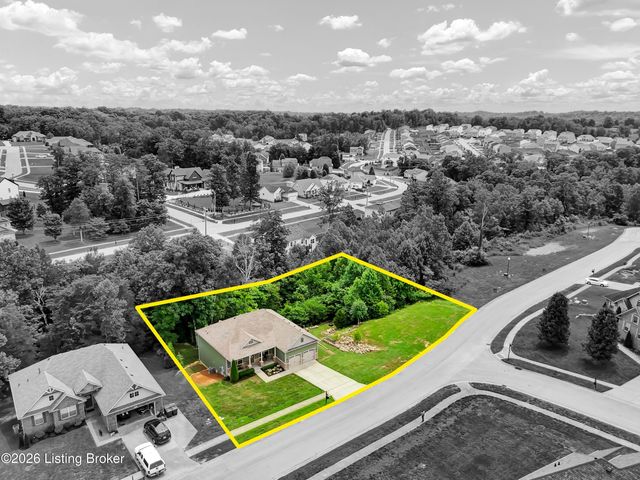 150 Hidden Falls Dr, Mt Washington, KY 40047