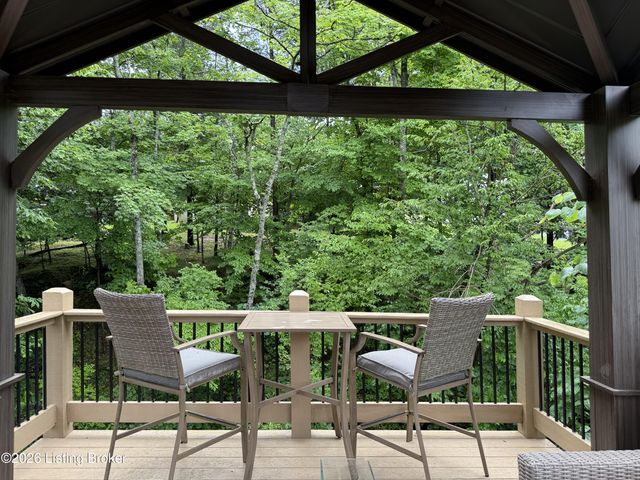 150 Hidden Falls Dr, Mt Washington, KY 40047