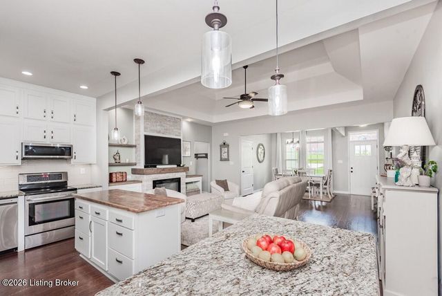 150 Hidden Falls Dr, Mt Washington, KY 40047