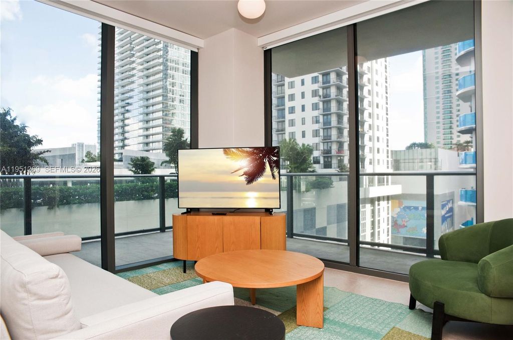 Image 1 of property listing at 11 NE 6th St 1109, Miami, FL 33132