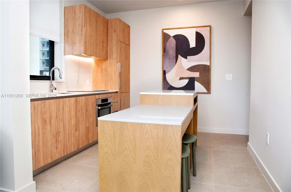 Image 16 of property listing at 11 NE 6th St 1109, Miami, FL 33132