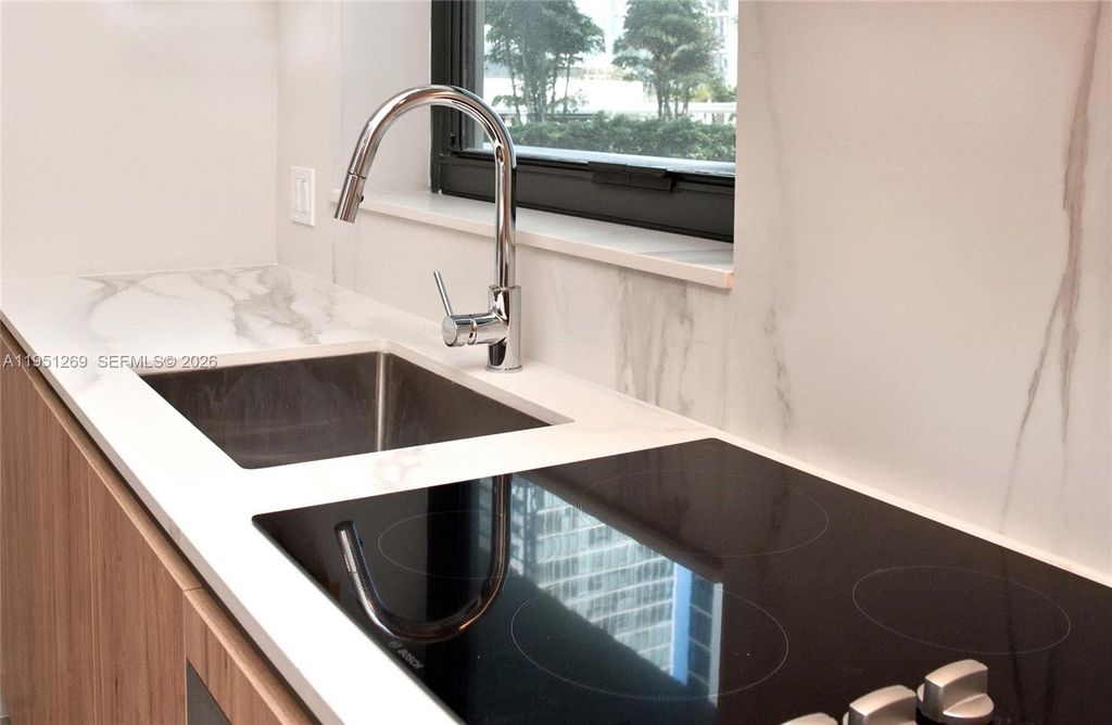 Image 18 of property listing at 11 NE 6th St 1109, Miami, FL 33132