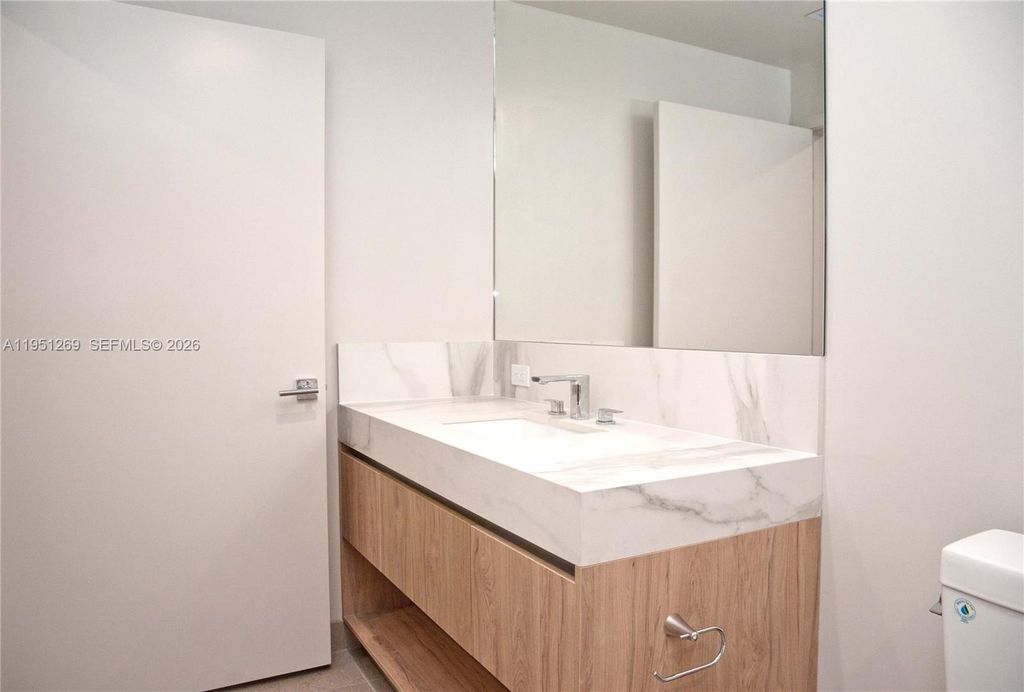 Image 24 of property listing at 11 NE 6th St 1109, Miami, FL 33132