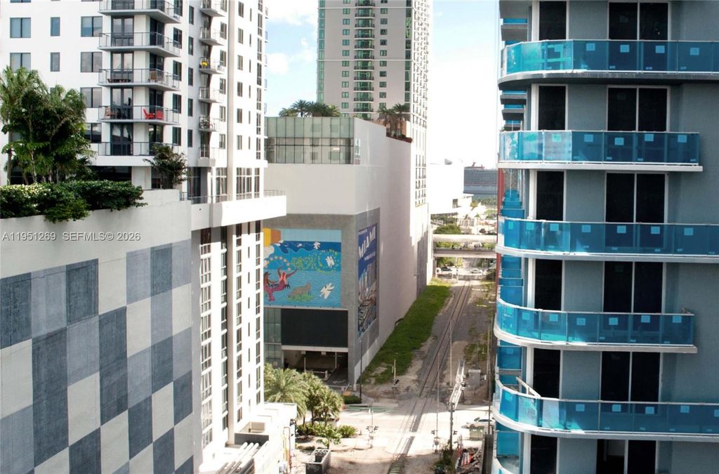 Image 26 of property listing at 11 NE 6th St 1109, Miami, FL 33132