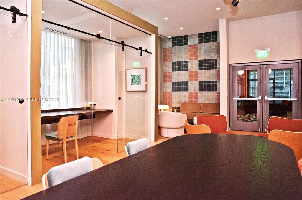 Image 28 of property listing at 11 NE 6th St 1109, Miami, FL 33132