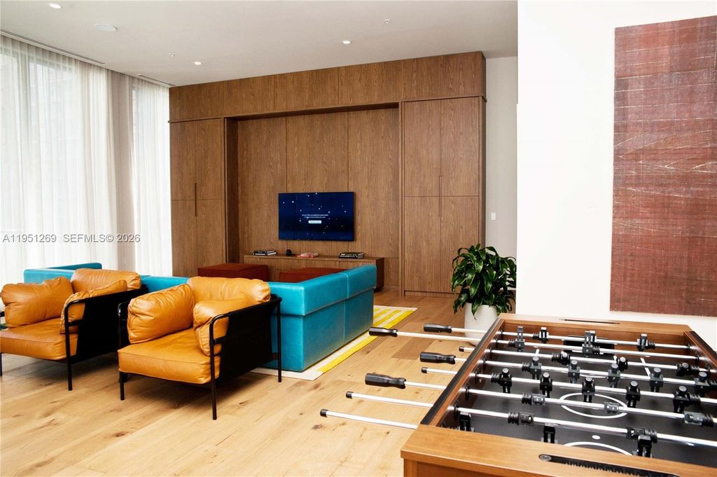 Image 29 of property listing at 11 NE 6th St 1109, Miami, FL 33132