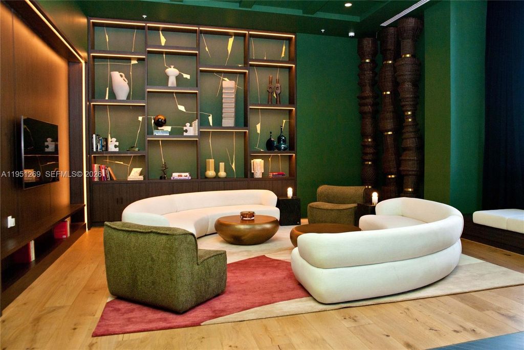 Image 36 of property listing at 11 NE 6th St 1109, Miami, FL 33132