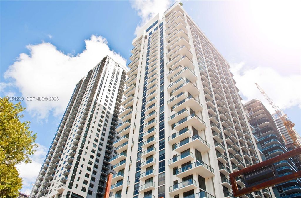 Image 38 of property listing at 11 NE 6th St 1109, Miami, FL 33132