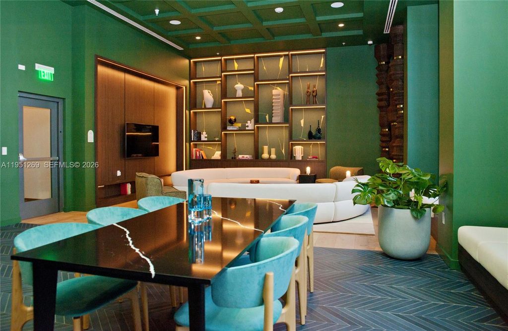 Image 8 of property listing at 11 NE 6th St 1109, Miami, FL 33132