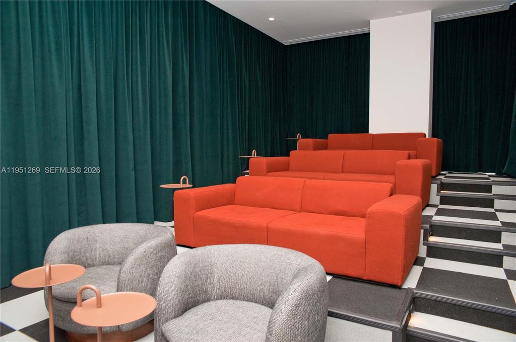 Image 9 of property listing at 11 NE 6th St 1109, Miami, FL 33132