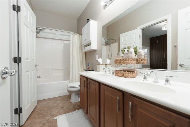 11233 Carson Brook Street, Las Vegas, NV 89183