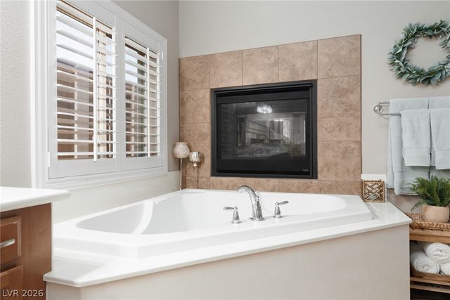 11233 Carson Brook Street, Las Vegas, NV 89183