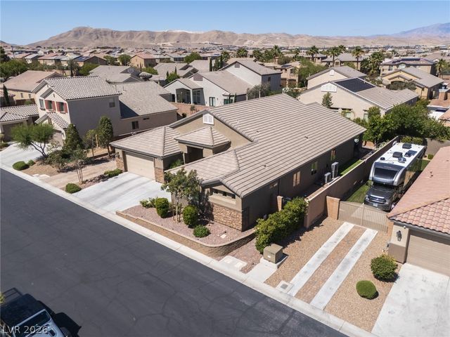 11233 Carson Brook Street, Las Vegas, NV 89183