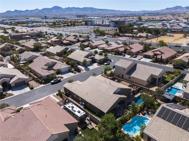 11233 Carson Brook Street, Las Vegas, NV 89183
