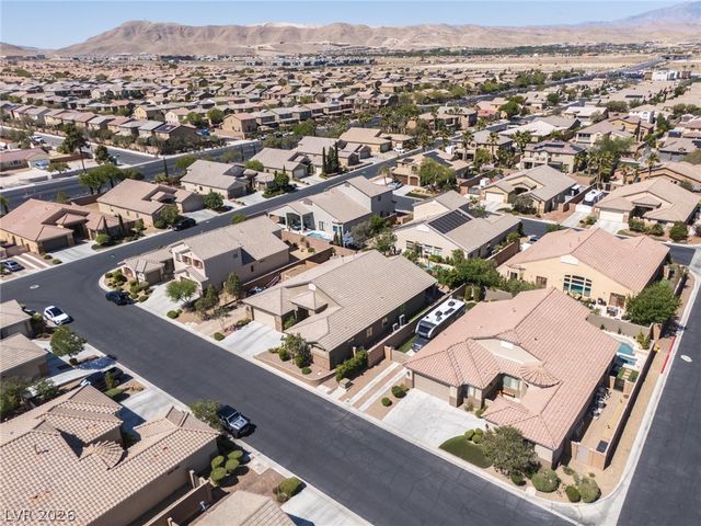 11233 Carson Brook Street, Las Vegas, NV 89183