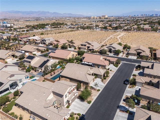 11233 Carson Brook Street, Las Vegas, NV 89183
