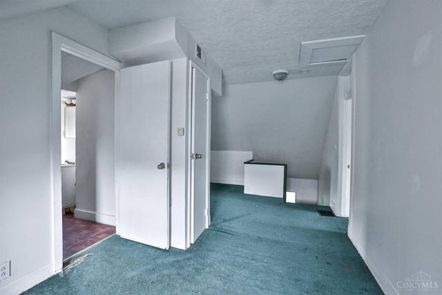 2231 Burnet Drive, Cincinnati, OH 45219