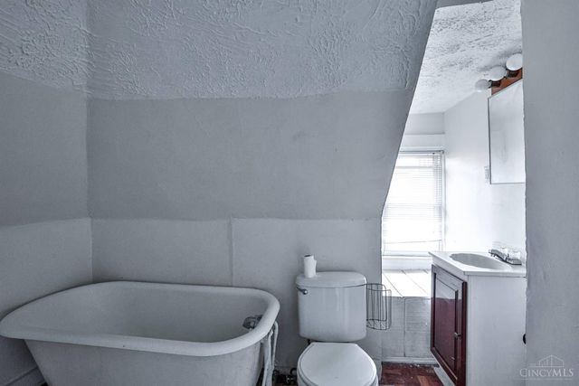 2231 Burnet Drive, Cincinnati, OH 45219