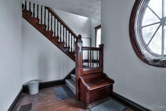 2231 Burnet Drive, Cincinnati, OH 45219