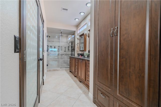 8909 Meadowood Drive, Las Vegas, NV 89134