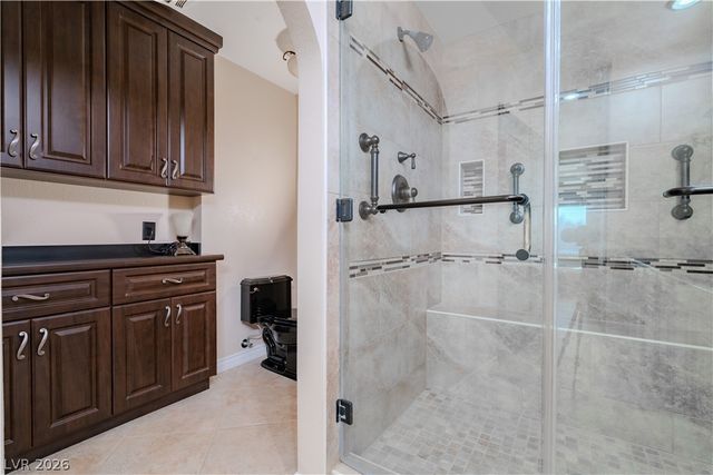 8909 Meadowood Drive, Las Vegas, NV 89134
