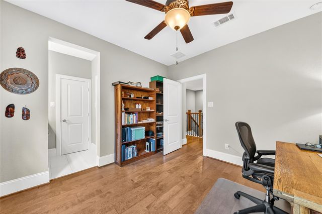 5727 Brancott Way, Houston, TX 77096