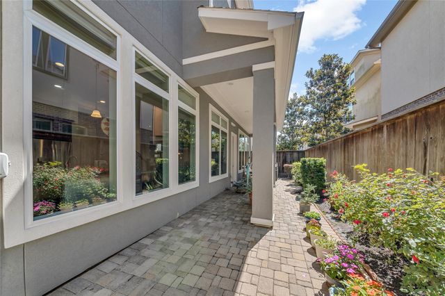 5727 Brancott Way, Houston, TX 77096