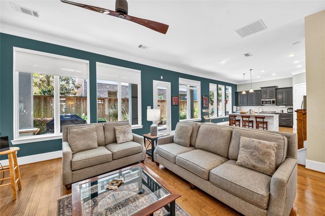 5727 Brancott Way, Houston, TX 77096