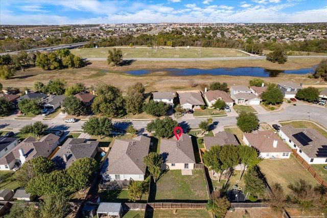 304 Watergate WAY, Hutto, TX 78634