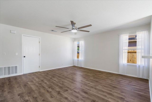304 Watergate WAY, Hutto, TX 78634