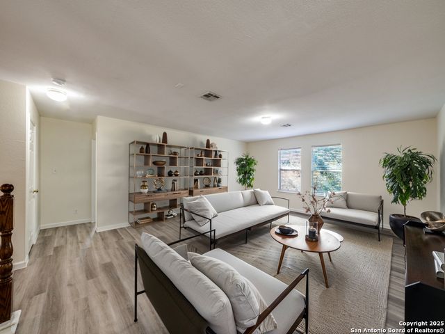 8107 Braun Frst, San Antonio, TX 78250