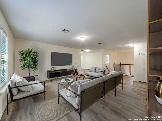 8107 Braun Frst, San Antonio, TX 78250