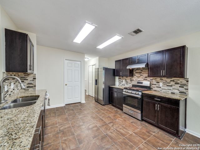 8107 Braun Frst, San Antonio, TX 78250