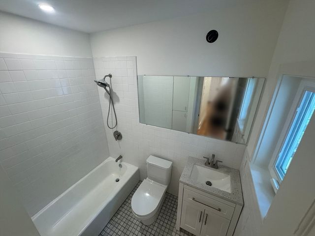 7 Russell Street 2, Cambridge, MA 02140