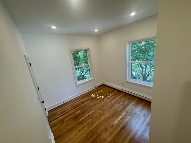 7 Russell Street 2, Cambridge, MA 02140